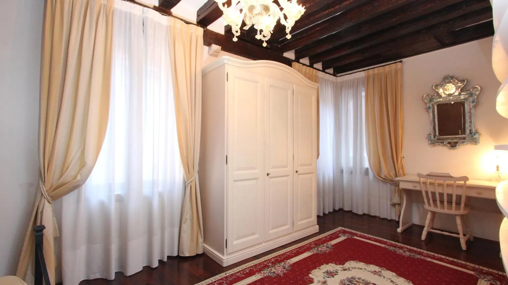 Daire Ca Capitello, 250 M From St Marks Square Venedik