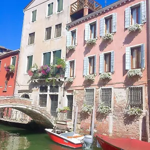3749 Pontechiodo Bed and Breakfast